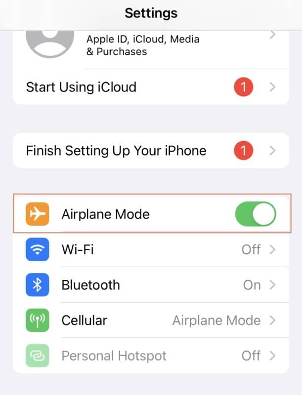 iPhone 위치를 변경하거나 숨기는 6가지 방법 (2026) 3 iPhone 제어 센터에서 에어플레인 모드 켜기